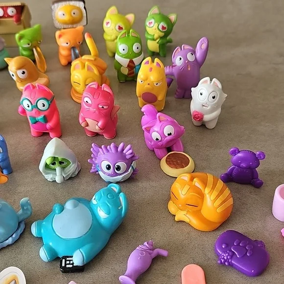 ✨️SOLD✨️Lost Kitties Collection x37 Lot - Picture 5 of 10